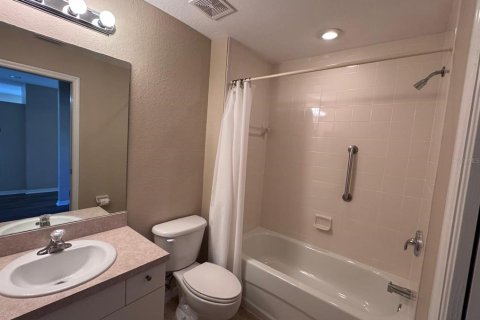 Condo in North Port, Florida, 2 bedrooms № 2211163 - photo 21