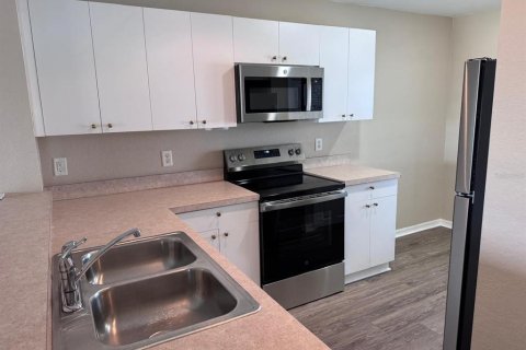 Condo in North Port, Florida, 2 bedrooms № 2211163 - photo 15
