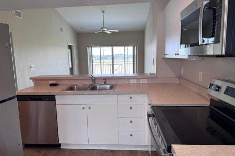 Condo in North Port, Florida, 2 bedrooms № 2211163 - photo 16