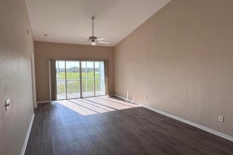 Condo in North Port, Florida, 2 bedrooms № 2211163 - photo 9