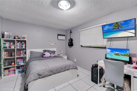 Propiedad comercial en venta en Sweetwater, Florida, 235.04 m2 № 1931391 - foto 23