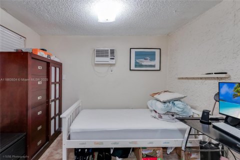 Propiedad comercial en venta en Sweetwater, Florida, 235.04 m2 № 1931391 - foto 24