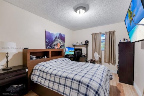 Propiedad comercial en venta en Sweetwater, Florida, 235.04 m2 № 1931391 - foto 22