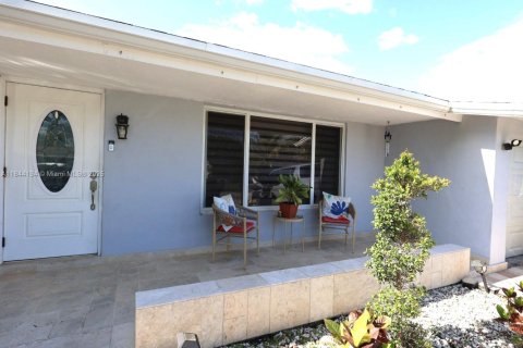 House in Sunrise, Florida 3 bedrooms, 142.79 sq.m. № 1841325 - photo 6