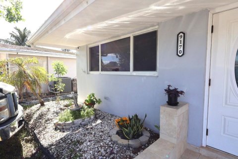 House in Sunrise, Florida 3 bedrooms, 142.79 sq.m. № 1841325 - photo 7