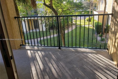 Condominio en alquiler en Coral Springs, Florida, 1 dormitorio, 72.46 m2 № 1923318 - foto 12