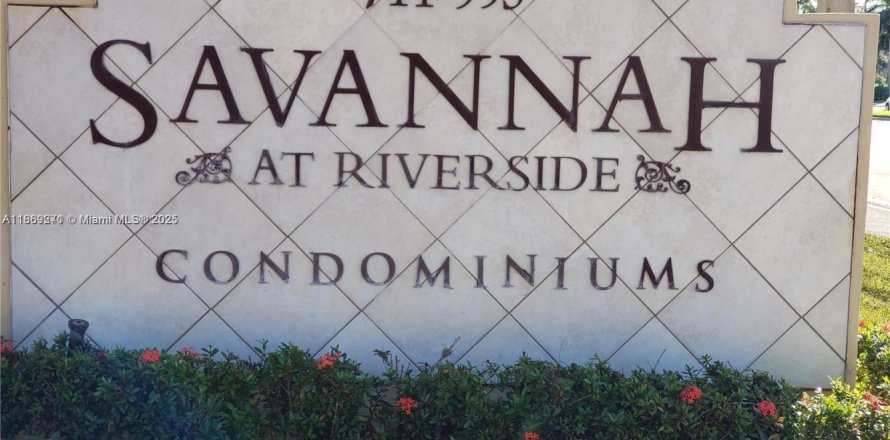 Condominio en Coral Springs, Florida, 1 dormitorio № 1923318