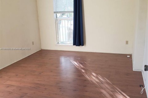 Condominio en alquiler en Coral Springs, Florida, 1 dormitorio, 72.46 m2 № 1923318 - foto 10