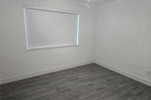 Villa ou maison à louer à Miami, Floride: 2 chambres, 125.6 m2 № 1923501 - photo 6