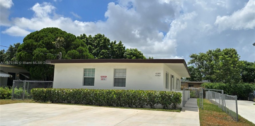 Villa ou maison à Miami, Floride 2 chambres, 125.6 m2 № 1923501
