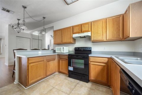 Adosado en alquiler en Gainesville, Florida, 2 dormitorios, 109.25 m2 № 1853574 - foto 22