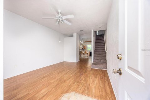 Adosado en alquiler en Gainesville, Florida, 2 dormitorios, 109.25 m2 № 1853574 - foto 14