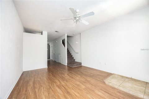 Adosado en alquiler en Gainesville, Florida, 2 dormitorios, 109.25 m2 № 1853574 - foto 15