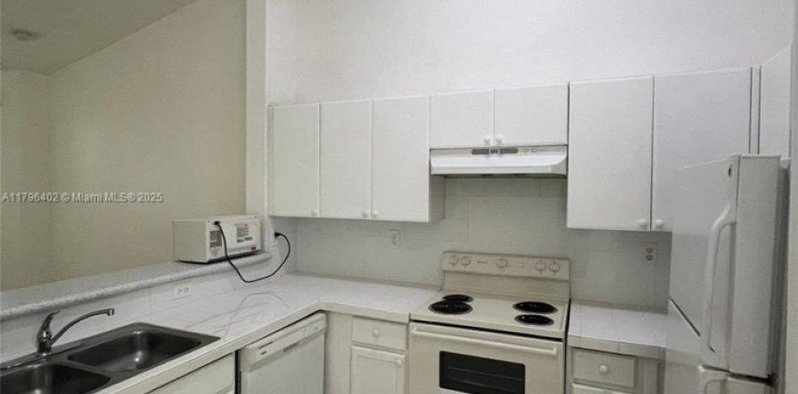 Condominio en Homestead, Florida, 2 dormitorios № 1708955