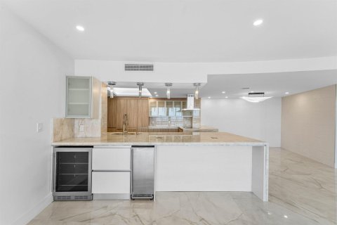 Copropriété à vendre à Boca Raton, Floride: 2 chambres, 176.89 m2 № 2175350 - photo 16