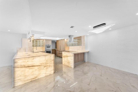 Copropriété à vendre à Boca Raton, Floride: 2 chambres, 176.89 m2 № 2175350 - photo 13