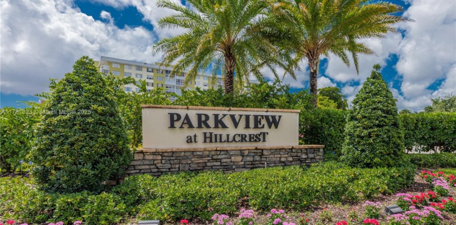 Adosado en Hollywood, Florida 3 dormitorios, 176.98 m2 № 1698701