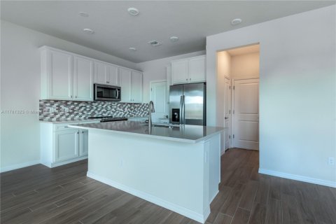 Adosado en venta en Hollywood, Florida, 3 dormitorios, 176.98 m2 № 1698701 - foto 9