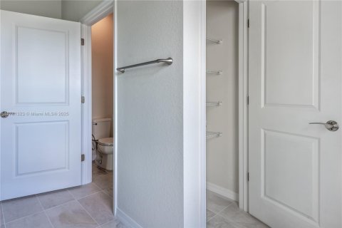 Adosado en venta en Hollywood, Florida, 3 dormitorios, 176.98 m2 № 1698701 - foto 23