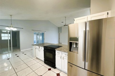 House in Orlando, Florida 3 bedrooms, 123.19 sq.m. № 2148218 - photo 14