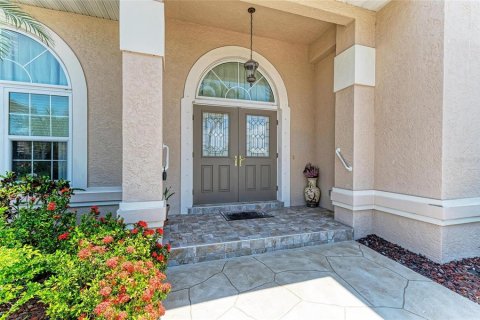 House in Punta Gorda, Florida 3 bedrooms, 298.12 sq.m. № 1741181 - photo 7