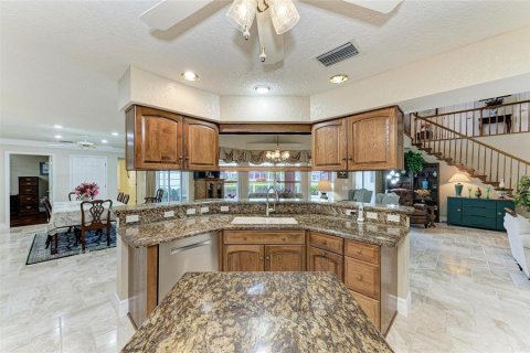 House in Punta Gorda, Florida 3 bedrooms, 298.12 sq.m. № 1741181 - photo 22