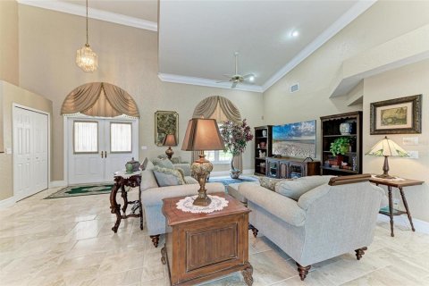 House in Punta Gorda, Florida 3 bedrooms, 298.12 sq.m. № 1741181 - photo 12
