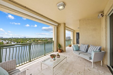 Condominio en venta en Fort Lauderdale, Florida, 3 dormitorios, 363.25 m2 № 2340353 - foto 15