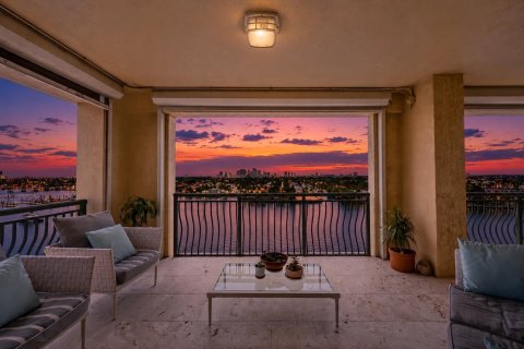 Condominio en venta en Fort Lauderdale, Florida, 3 dormitorios, 363.25 m2 № 2340353 - foto 10
