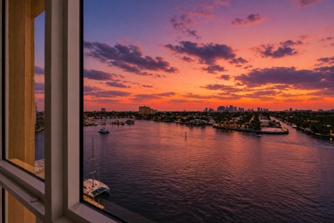 Condominio en venta en Fort Lauderdale, Florida, 3 dormitorios, 363.25 m2 № 2340353 - foto 19