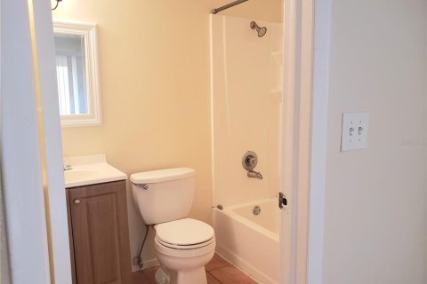 Condominio en alquiler en Tampa, Florida, 1 dormitorio, 46.82 m2 № 2104728 - foto 9