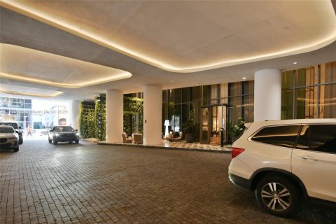 Condominio en alquiler en Miami, Florida, 3 dormitorios, 134.71 m2 № 2015986 - foto 3