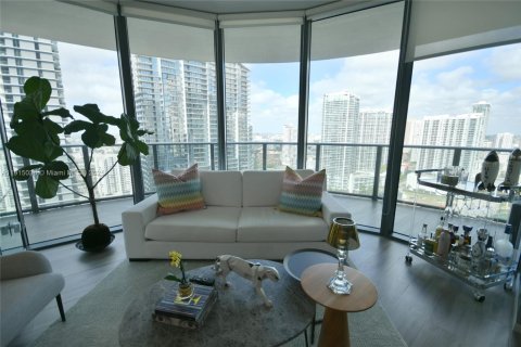 Condominio en Miami, Florida, 3 dormitorios  № 2015986