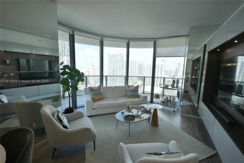 Condominio en alquiler en Miami, Florida, 3 dormitorios, 134.71 m2 № 2015986 - foto 21