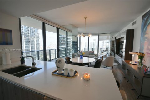 Condominio en alquiler en Miami, Florida, 3 dormitorios, 134.71 m2 № 2015986 - foto 18