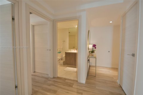 Condominio en alquiler en Miami, Florida, 3 dormitorios, 134.71 m2 № 2015986 - foto 12