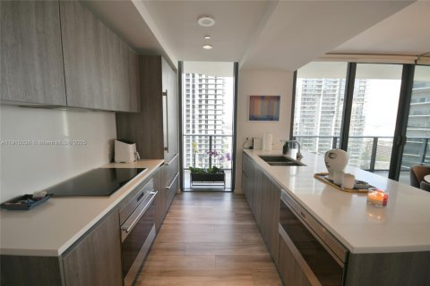 Condominio en alquiler en Miami, Florida, 3 dormitorios, 134.71 m2 № 2015986 - foto 15