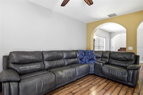 Townhouse in Wesley Chapel, Florida 3 bedrooms, 170.2 sq.m. № 2230850 - photo 11