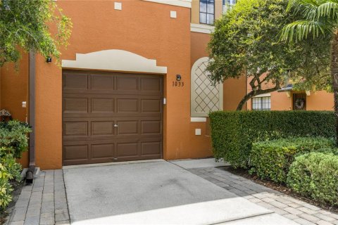 Townhouse in Wesley Chapel, Florida 3 bedrooms, 170.2 sq.m. № 2230850 - photo 2