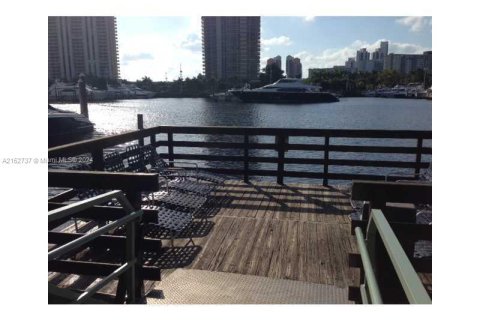 Снять в аренду кондоминиум в Авентура, Флорида 3 спальни, 122.63м2, № 2034236 - фото 29