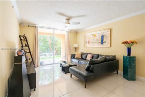 Снять в аренду кондоминиум в Авентура, Флорида 3 спальни, 122.63м2, № 2034236 - фото 17