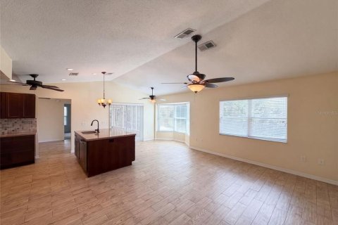 House in Spring Hill, Florida 3 bedrooms, 169.27 sq.m. № 2305182 - photo 19