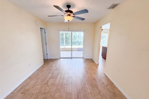 House in Spring Hill, Florida 3 bedrooms, 169.27 sq.m. № 2305182 - photo 21