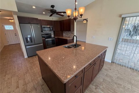 House in Spring Hill, Florida 3 bedrooms, 169.27 sq.m. № 2305182 - photo 5
