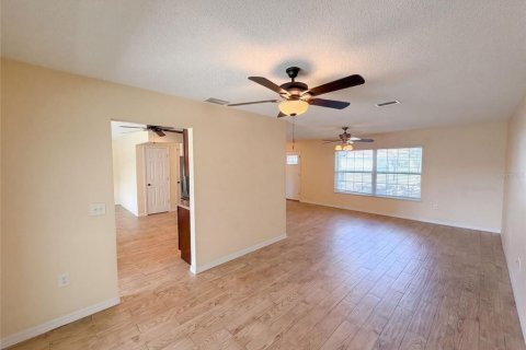 House in Spring Hill, Florida 3 bedrooms, 169.27 sq.m. № 2305182 - photo 16