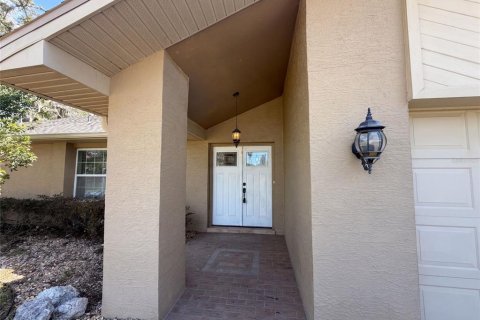 House in Spring Hill, Florida 3 bedrooms, 169.27 sq.m. № 2305182 - photo 2