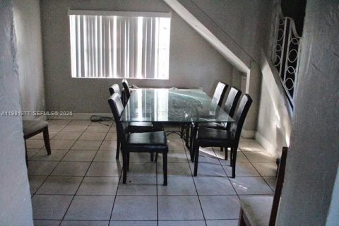 House in Lauderhill, Florida 4 bedrooms, 214.88 sq.m. № 2043222 - photo 20