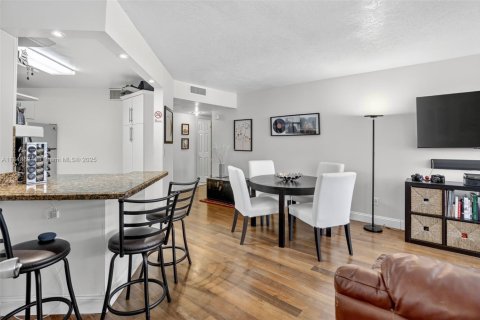 Condominio en venta en Aventura, Florida, 1 dormitorio, 80.82 m2 № 1936595 - foto 11