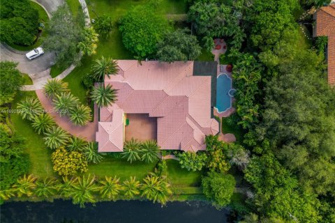 Villa ou maison à louer à Davie, Floride: 6 chambres, 410.07 m2 № 1946454 - photo 1