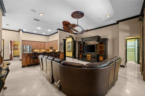 Villa ou maison à louer à Davie, Floride: 6 chambres, 410.07 m2 № 1946454 - photo 10